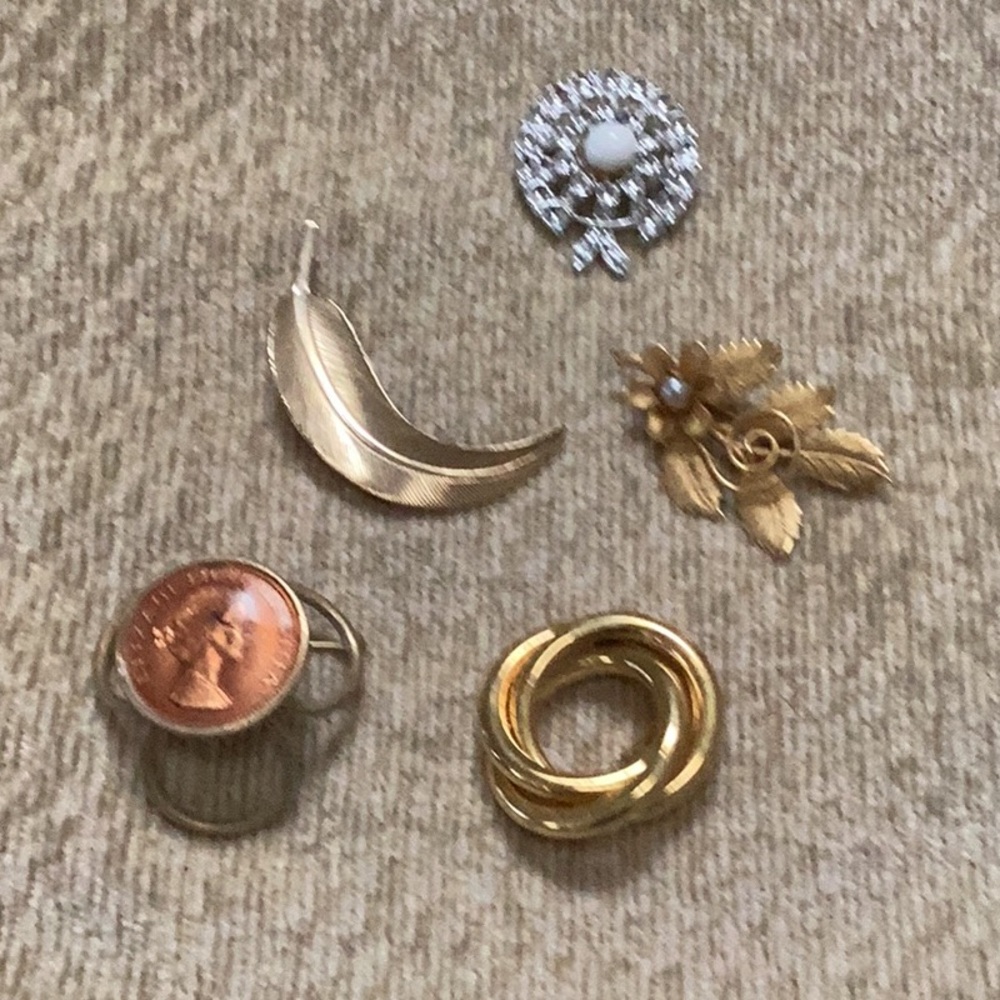 🌴Assorted Lot of 5 Brooches / Pins Great Value 🌴